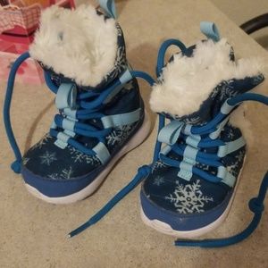 Nike winter booties